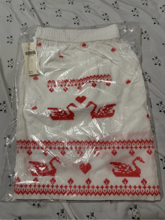 Anthropologie Dresses & Skirts - NWT Anthropologie White Cotton Cross Stitch Shorts Size S (sold out online)